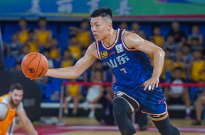 泛亚电竞网页版 -包含窗口期德国杯传出新动向；山东男篮完成体检；管理层表态——更衣室稳定；控场能力受关注的词条