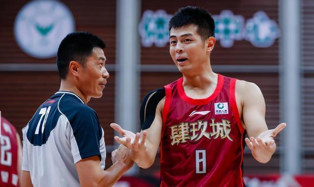 关于北京首钢国际比赛日调整名单，志在NBA常规赛名次提升，悬念犹存，资深球员宣示担当的信息