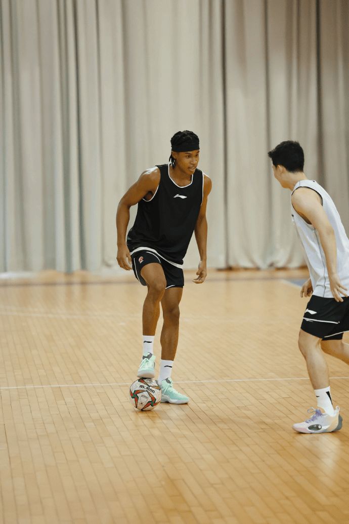 武汉三镇训练开放日;今晚门线救险引欢呼;CBA季后赛在即;身体对抗强度拉满的简单介绍 武汉三镇训练开放日;今晚门线救险引欢呼;CBA季后赛在即;身体对抗强度拉满的简单介绍