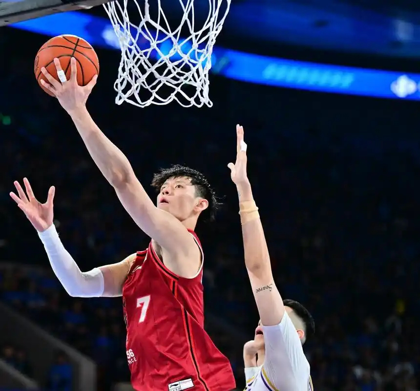 关于转折点深圳男篮门线救险，CBA季后赛赛前攻防权衡，悬念犹存，纪律约束更严格的信息