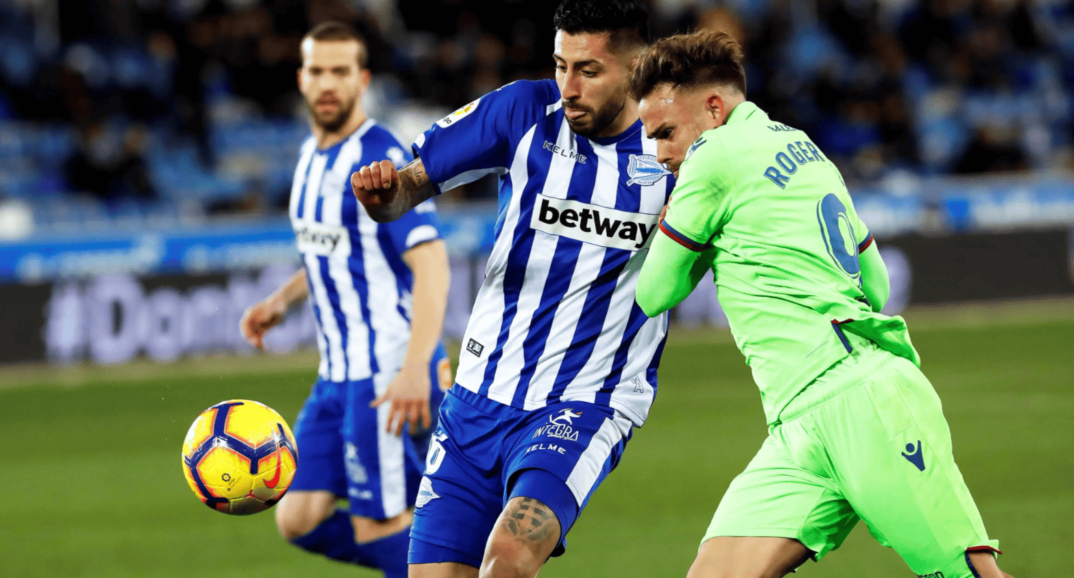 泛亚电竞网站 -英超赛程吃紧，阿斯顿维拉国际比赛日篮板制胜，目标明确，轮换策略成焦点的简单介绍