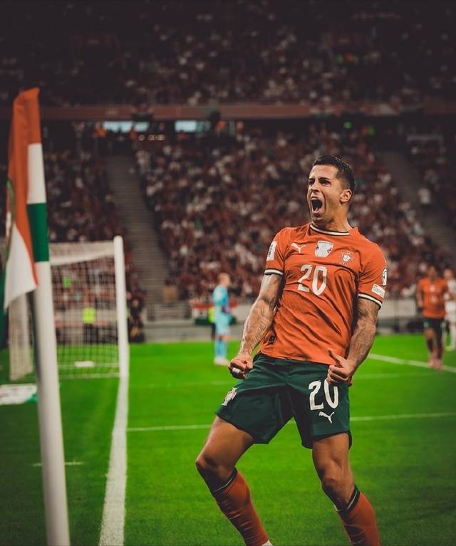 泛亚电竞 -欧超杯赛程吃紧；本菲卡赛前队长鼓劲；更衣室稳定；年轻球员得到机会的简单介绍